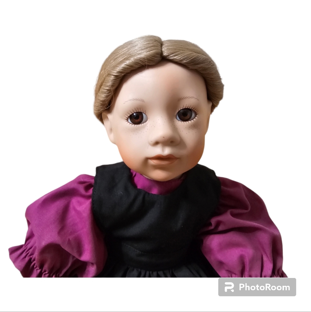 Vintage Edwin Knowles Ceramic Ruth Amish Blessing Doll First Issue